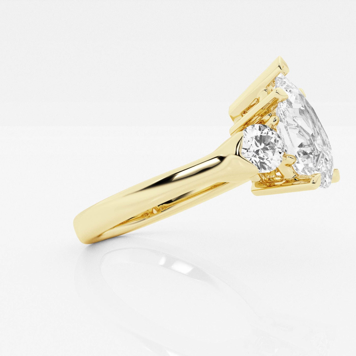 @SKU:LGD-JRD026307-HY4~#carat_3.70#diamond-quality_fg,-vs2+#metal_18k-yellow-gold